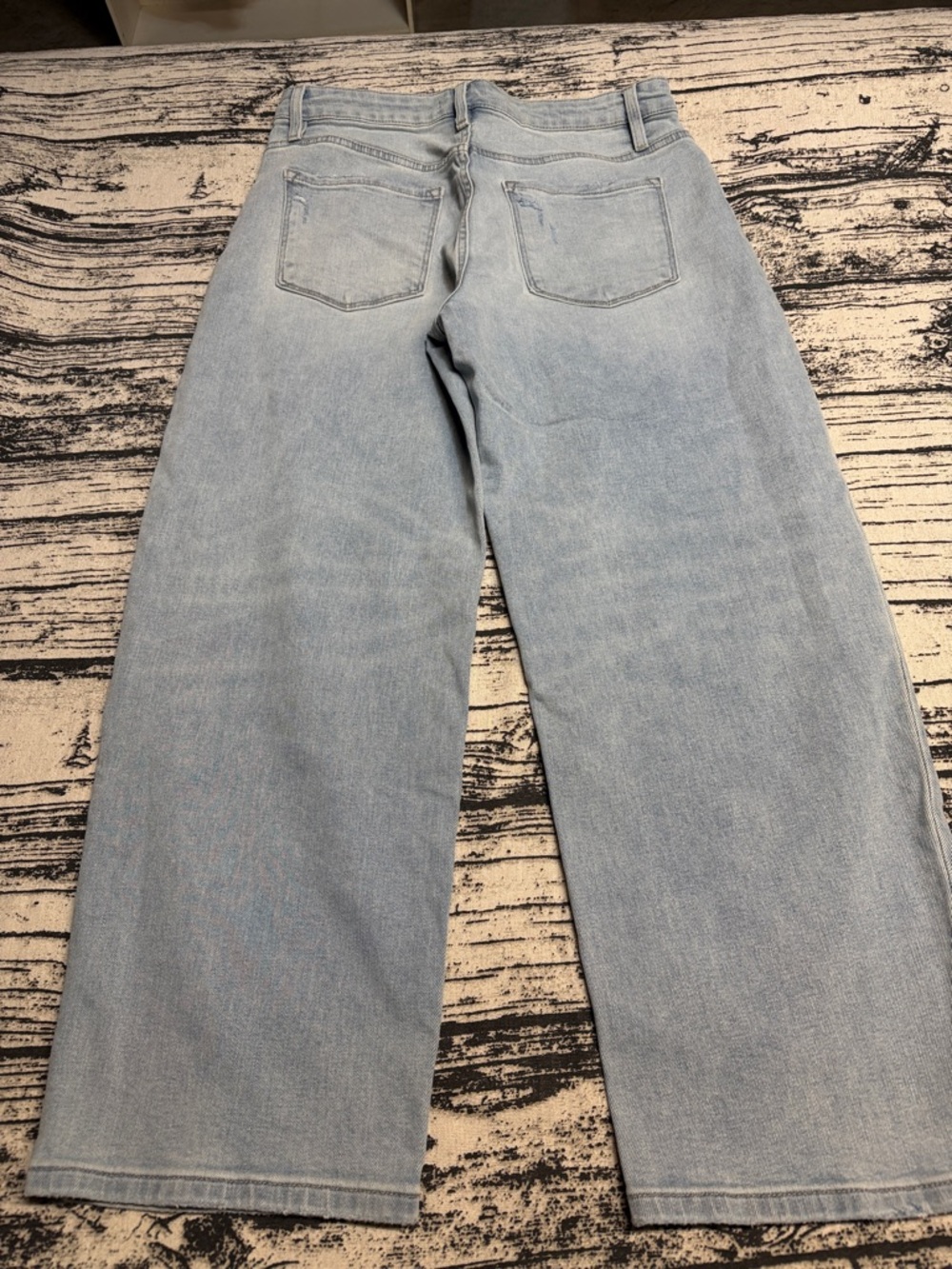 Wide Leg Light Wash Women's Jeans - barrel leg - Picture 3 of 3
